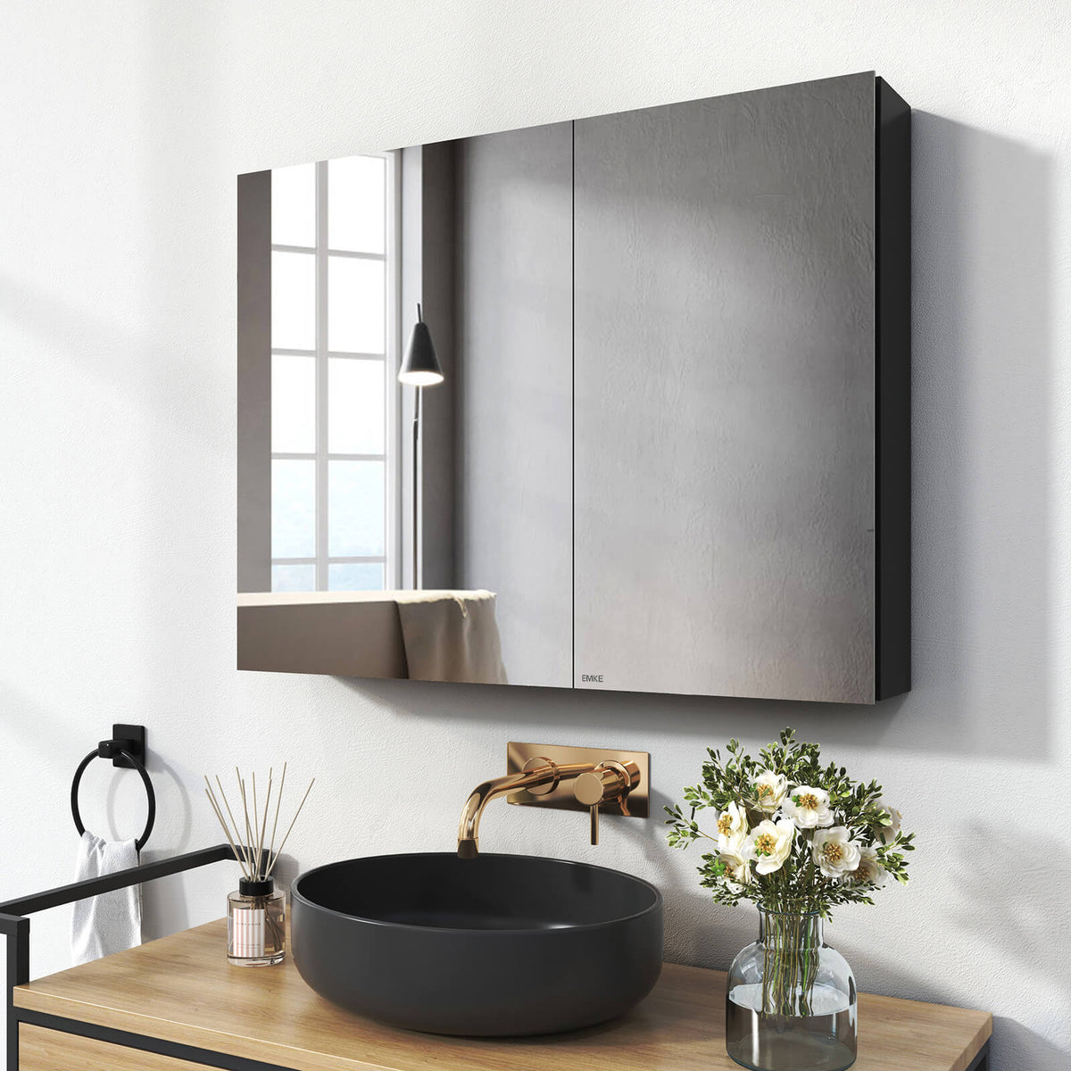 EMKE_Spiegelschrank_MC7B8565